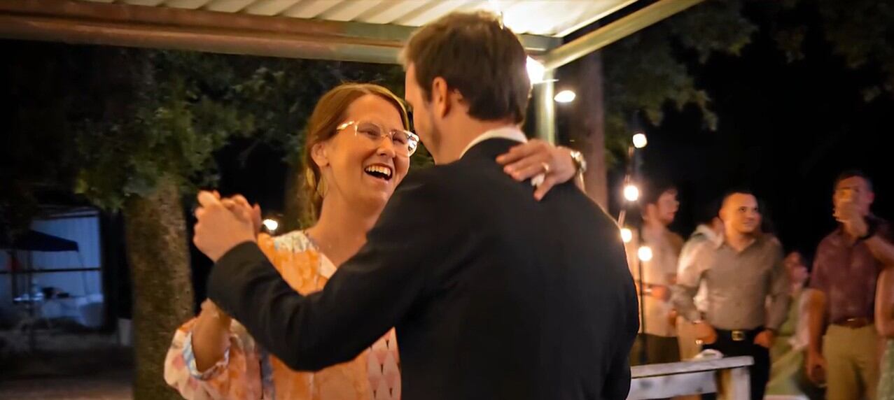 Groom Dances with Mother’s Lung Transplant Recipient in Heartwarming Ceremony
