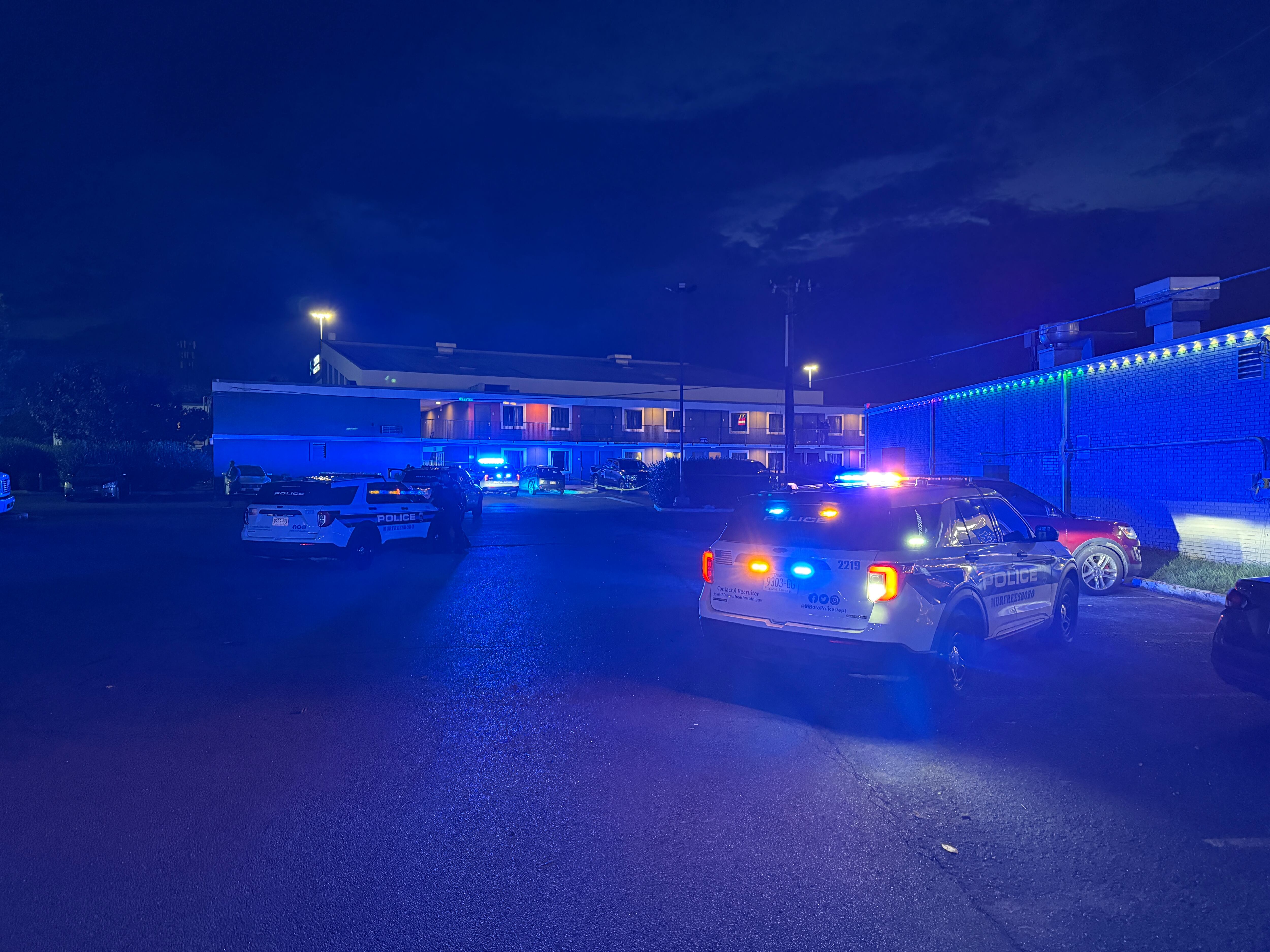Officers Shoot Man Armed With Hatchet During Warrant Service in Murfreesboro