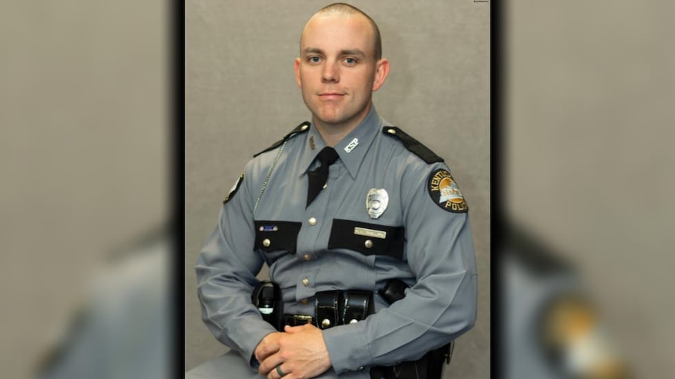 Commonwealth Flags Line Kentucky flags to fly at half-staff Sunday, funeral plans announced for ...