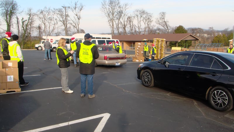Rotary Club of Nashville, Second Harvest team up to feed 3,000 families