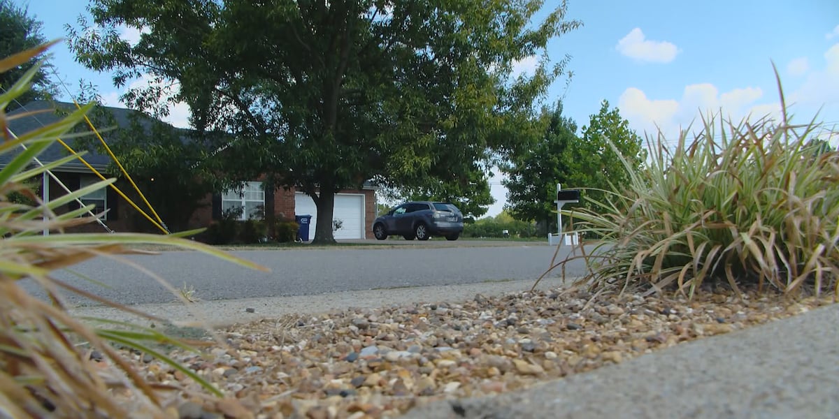 Coverage image for: Man shot after answering front door in Smyrna