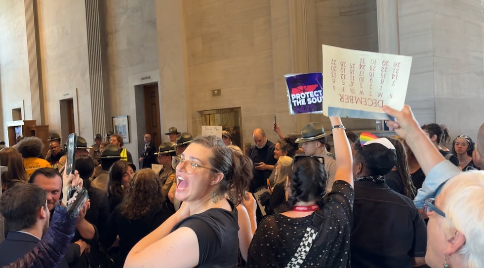 TN governor signs new congressional map into law, dividing Memphis and ...