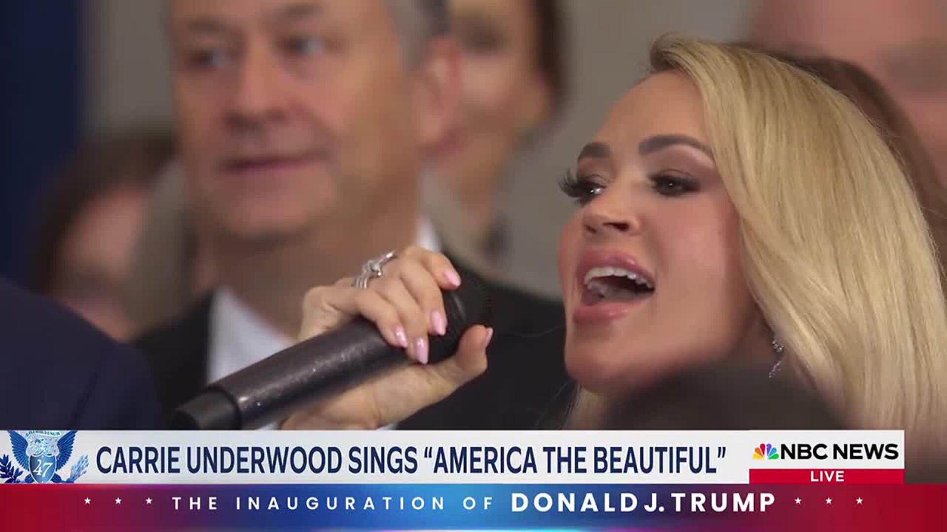 Carrie Underwood sings  Image Harold Landry image beautiful image beautiful - Carrie Underwood sings