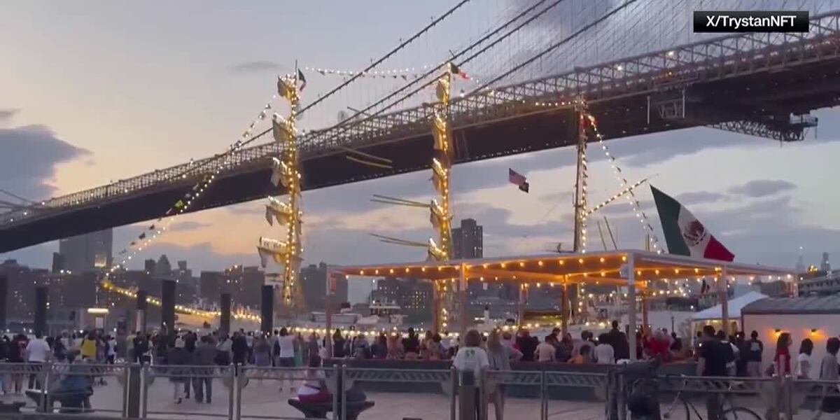 RAW Mexican navy training ship crashes into Brooklyn Bridge (no audio) Brooklyn Bridge Closed Today 2025 Schedule