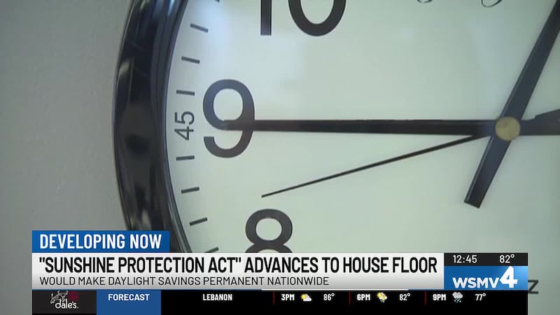 U.S. lawmakers are taking up a bill that could change daylight savings across the nation.